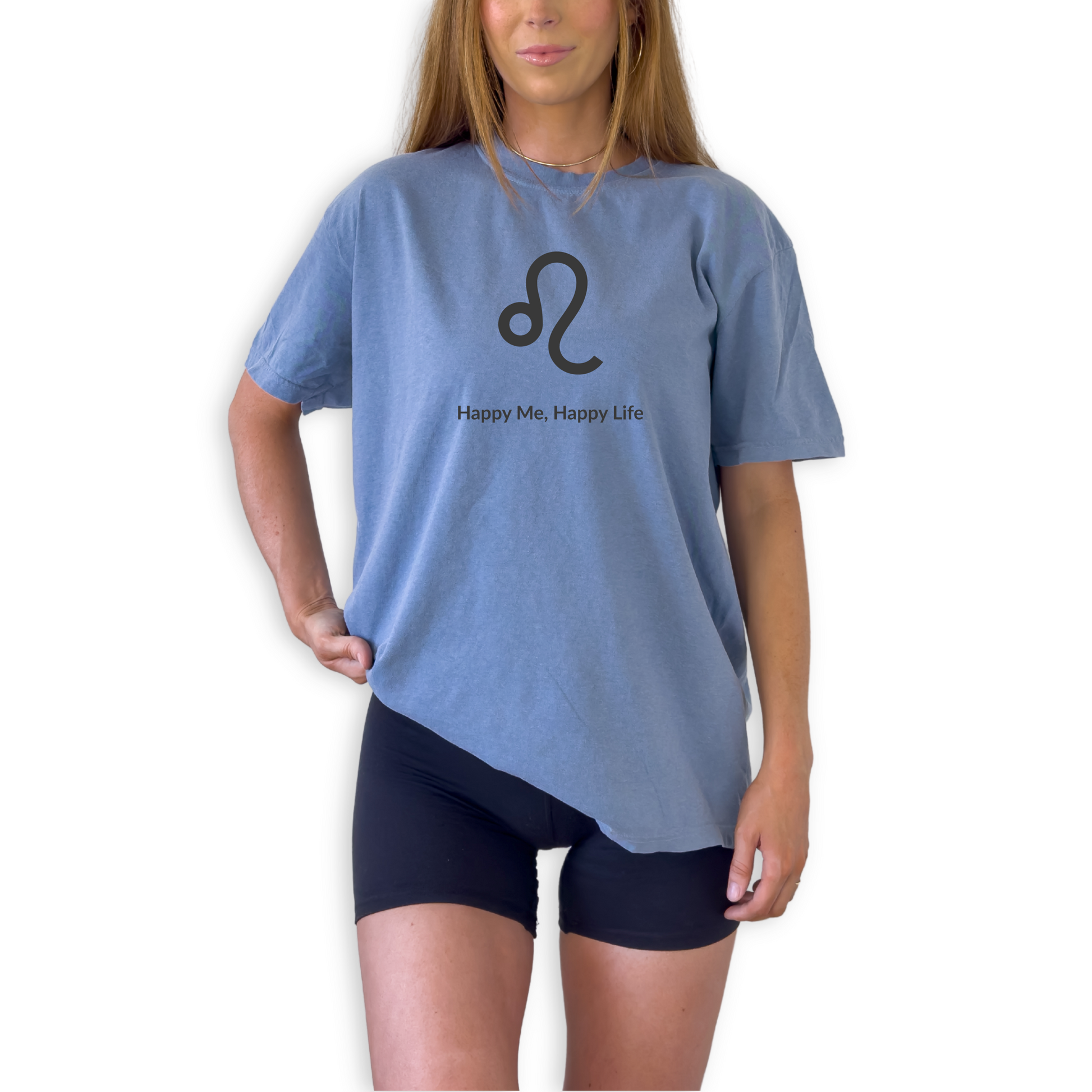 Leo astrology shirt with “Happy Me Happy Life” quote. Zodiac graphic tee for charismatic fire sign personalities born in July and August who embrace confidence and self-expression.